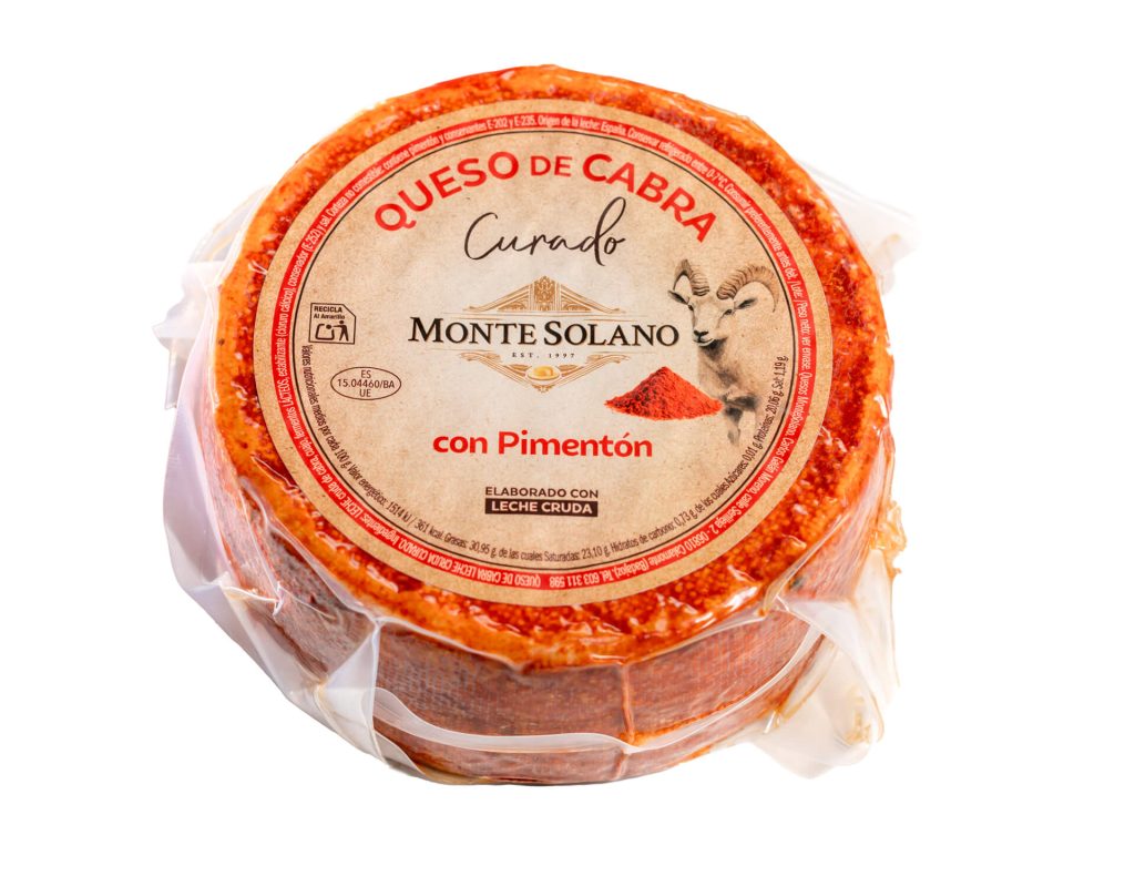Queso de cabra curado artesano Montesolano con cobertura de pimentón en formato de pieza entera de 900g